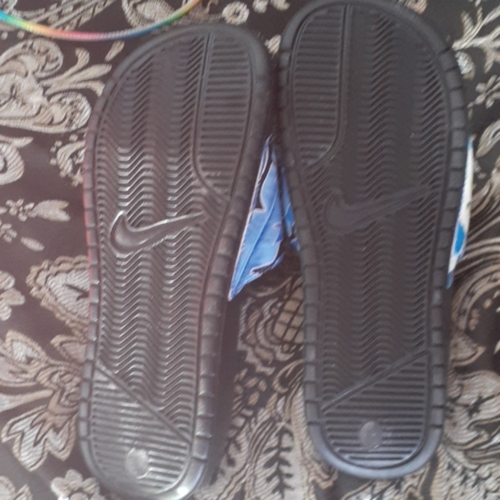 Nike slides - Picture 2 of 3